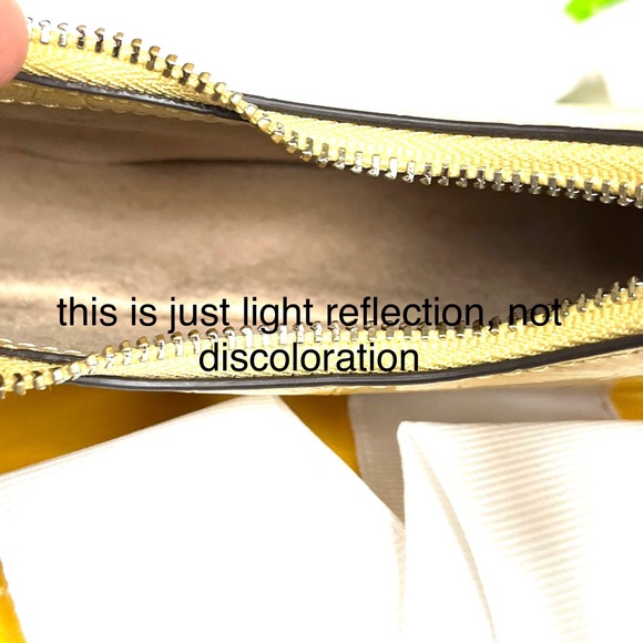 Tory Burch Crossbody Bag - Picture 4 of 8